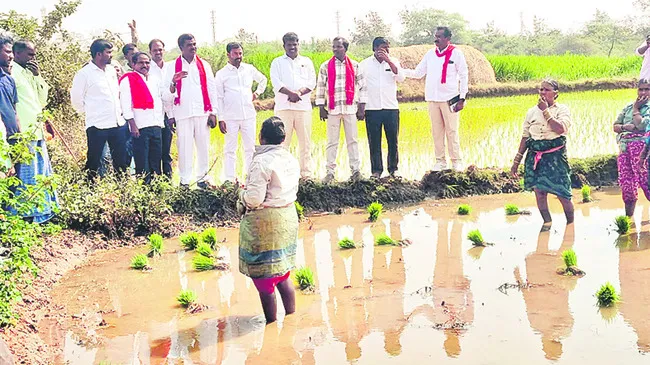 దోపిడీదారుల లబ్ధికే భూసేకరణ 