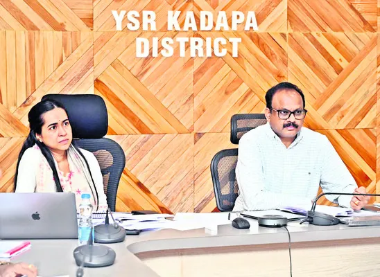 రీసర్వే పనులను  చురుగ్గా చేపట్టాలి 