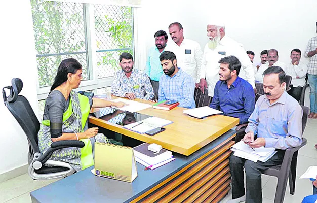 ఒక్కో చెరువుకు రూ.3 కోట్లు 