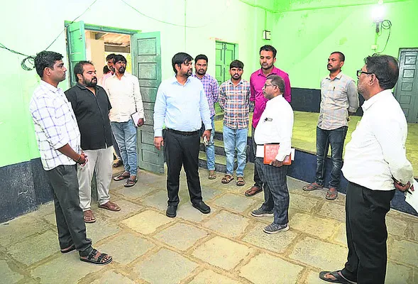 పట్టణాల్లో ఓట్ల జాతర!