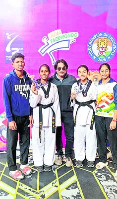 జాతీయస్థాయి తైక్వాండ్‌ పోటీల్లో విద్యార్థినుల ప్రతిభ 