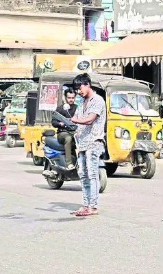 మద్యం మత్తులో యువకుడి వీరంగం