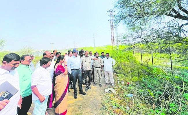 అభివృద్ధి పనులను అడ్డుకోవద్దు