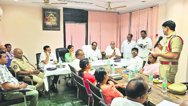 రత్నగిరిపై విస్తృత ఏర్పాట్లు 