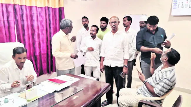 నోడ్యూ.. సర్టిఫికెట్‌కు పోటెత్తిన ఆశావహులు  