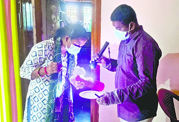 పట్ట పగలు చోరీ