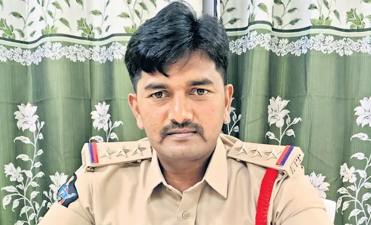 అవినీతి వరదను అడ్డుకున్నందుకే.. సీఐపై బదిలీ వేటు!