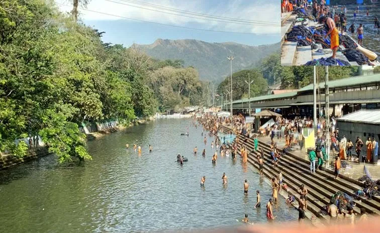 Pamba river gets filled with used clothes of Sabarimala pilgrims