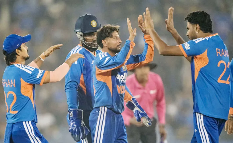 Doesnt See Varun Axar Struggle At T20 WC But Kuldeep: Anil Kumble 1