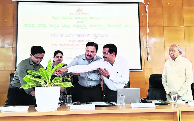 వనరుల వినియోగంతోనే జిల్లా అభివృద్ధి