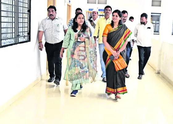 టీ–పోల్‌ యాప్‌లో నమోదు చేయండి 