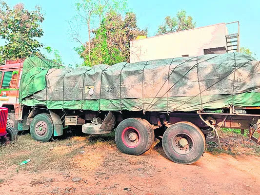 చిత్తూరులో తమ్ముళ్ల ఇసుక దందా