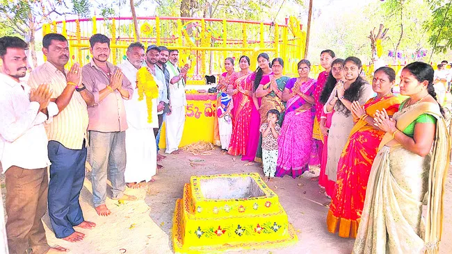 వనదేవతలకు పూజలు