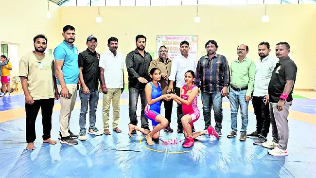 జాతీయస్థాయిలో రాణిస్తే ఉజ్వల భవిష్యత్‌