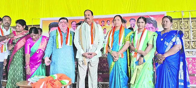 బల్దియాలో ఎగిరేది కాంగ్రెస్‌ జెండానే 