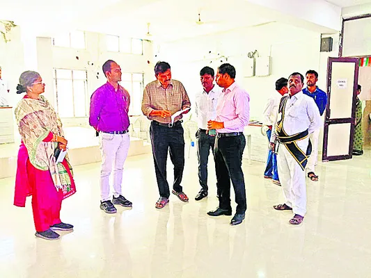 నామినేషన్ల స్వీకరణలో నిబంధనలు పాటించాలి