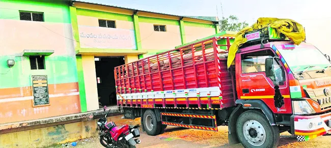 కంది రైతుకు కన్నీరే 