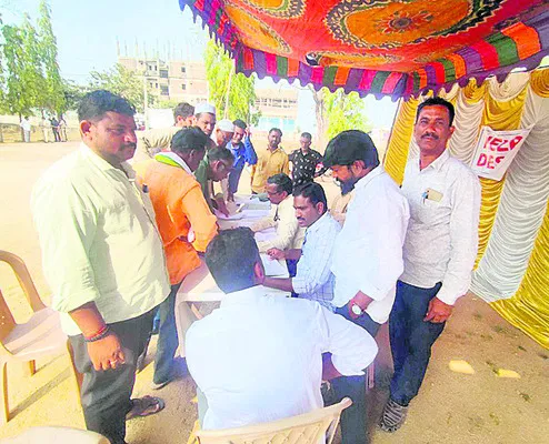 మూడు బల్దియాల్లో ఐదు నామినేషన్లు
