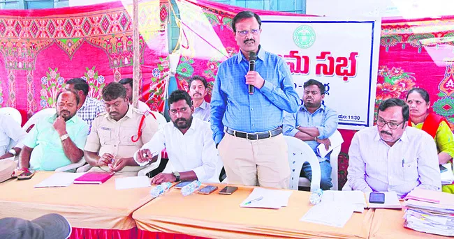 భూ పరిహారం పెంచండి 