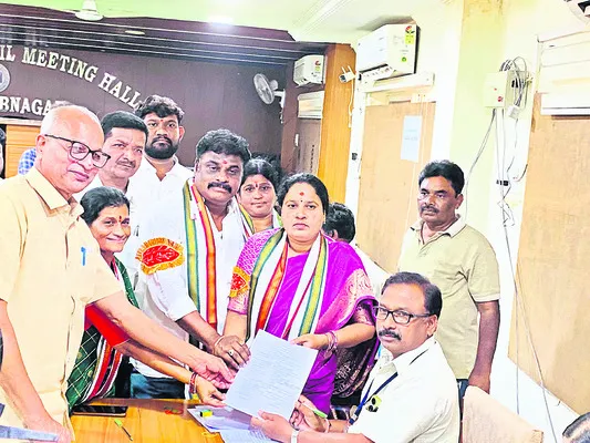 మొదటి రోజు మందకొడిగా..