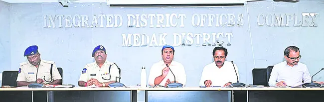 ఎల్లలు దాటేలా ఏడుపాయల జాతర 