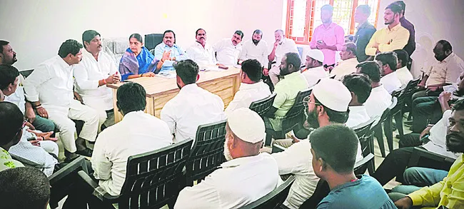 పుర పీఠం కై వసం చేసుకుంటాం