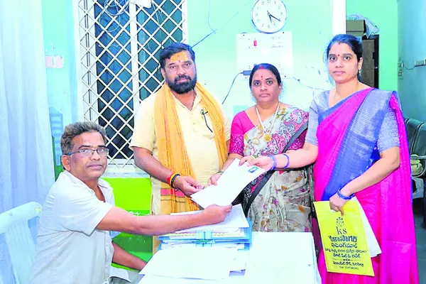 సిరిసిల్లలో 20.. వేములవాడలో 16