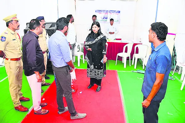 నిష్పక్షపాతంగా విధులు నిర్వర్తించాలి