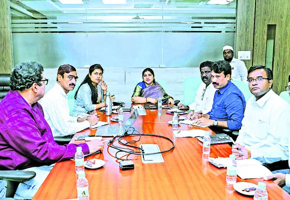 చారిత్రక ఆలయాల అభివృద్ధిపై ప్రత్యేక దృష్టి