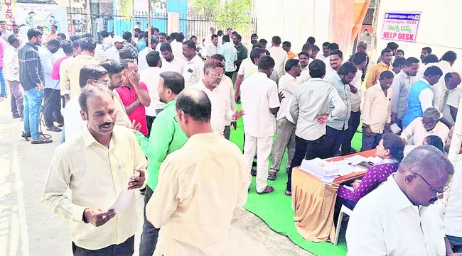 మొదటిరోజు 34 నామినేషన్లు 