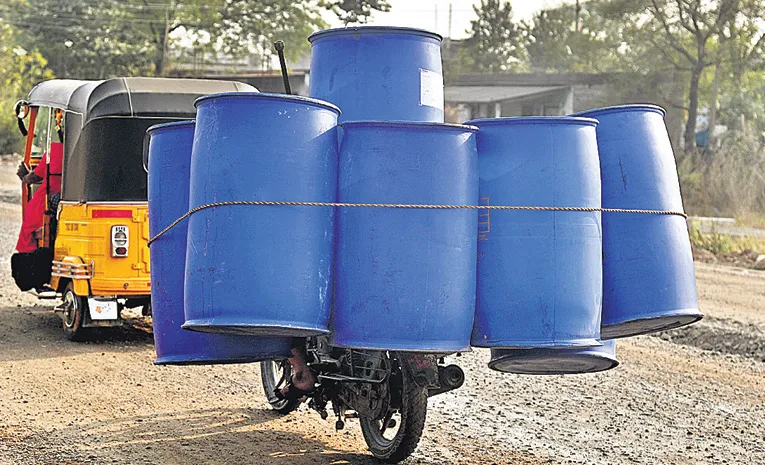 మళ్లీ రావడం ఎందుకు అని అనుకున్నాడో?