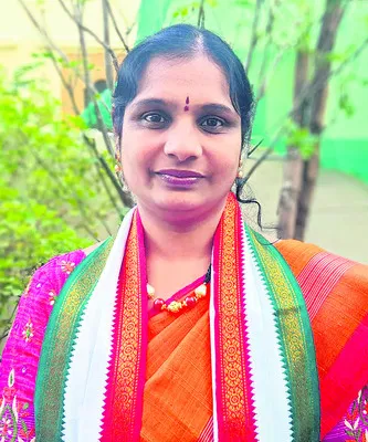 కాంగ్రెస్‌ మేయర్‌ అభ్యర్థిగా బుర్రి చైతన్య