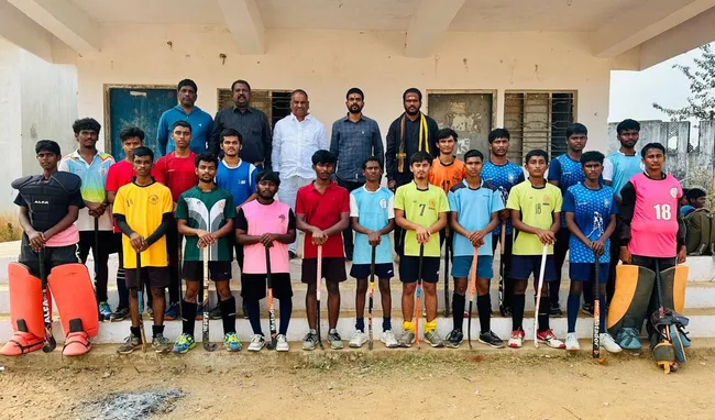 జిల్లాస్థాయికి హాకీ క్రీడాకారుల ఎంపిక 