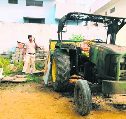 గడ్కోల్‌లో చైన్‌ స్నాచింగ్‌ 
