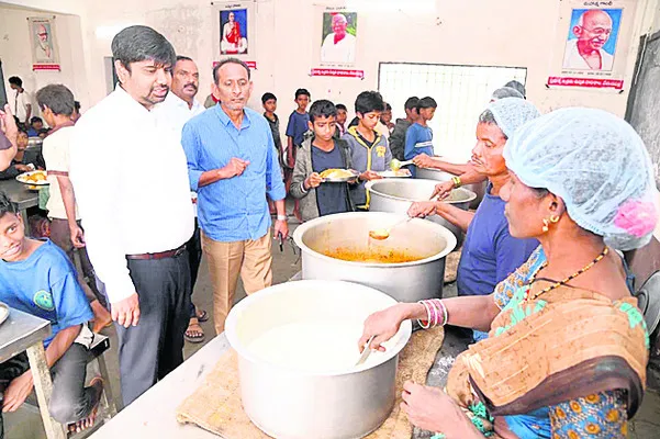 వార్షిక రుణ లక్ష్యాలు సాధించాలి