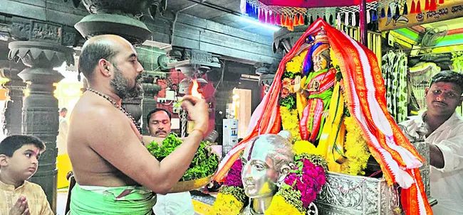 అప్పన్నకు ఆర్జిత సేవలు 
