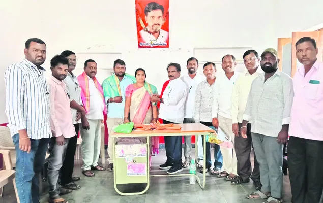 బీసీ బిల్లు ఆమోదం తర్వాతే ఎన్నికలకు వెళ్లాలి 