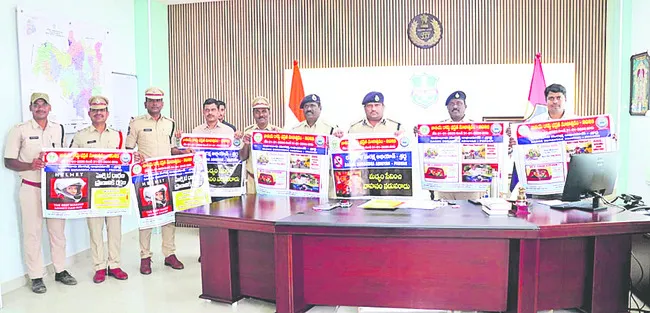 విద్యావంతులే సైబర్‌ బాధితులు