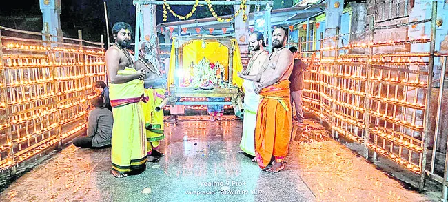 వైభవంగా సహస్ర దీపారాధన