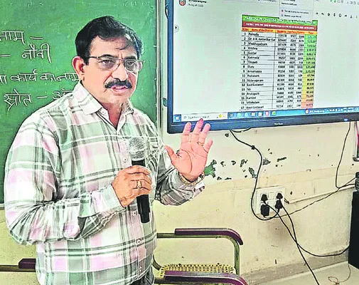 రైల్వేలైన్లపై ఆర్‌ఓబీ,  ఆర్‌యూబీలను పూర్తి చేయండి 