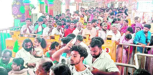 వృద్ధురాలి మెడలో బంగారు గొలుసు చోరీ 
