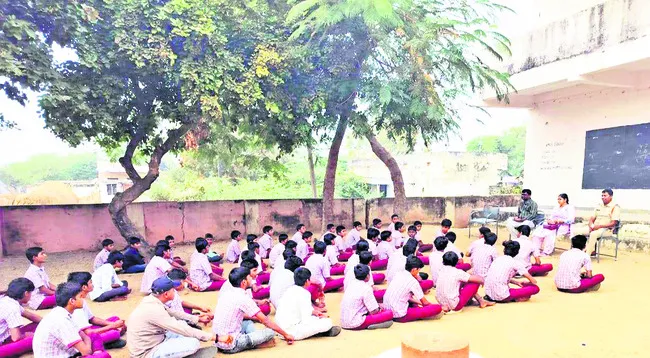 హాస్టల్‌లో దాడి ఘటనపై విచారణ 