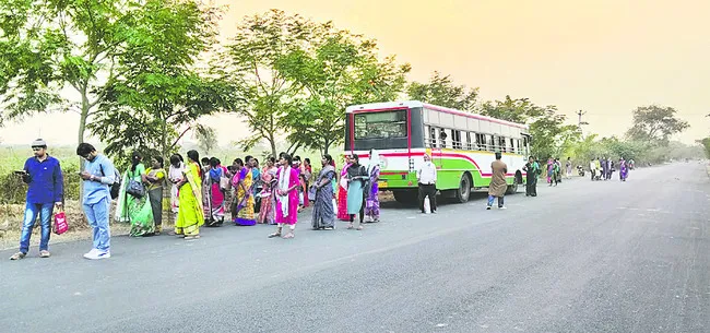 ఆర్టీసీ బస్సుకు తప్పిన ప్రమాదం 