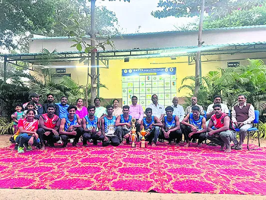 ఖోఖో పోటీల విజేతలకు అభినందన