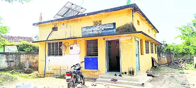 నిధులపై ఆశలు.. అభివృద్ధికి ఎదురుచూపులు!