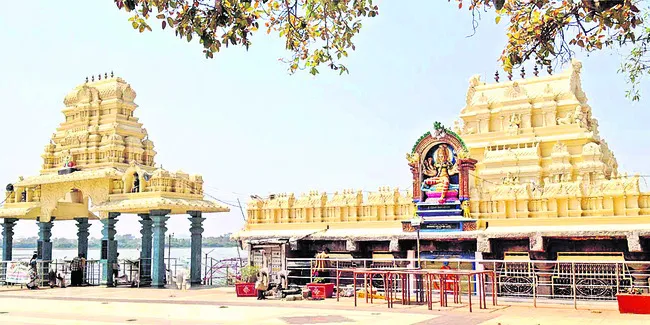 టికెట్ల జారీలో ఆగని అవినీతి! 