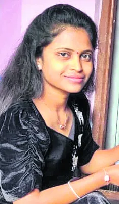 వైద్యం వికటించి యువతి మృతి