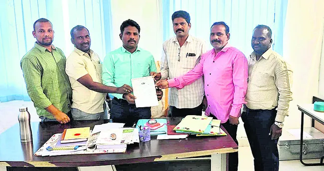 సమగ్ర సర్వే పారితోషికమేది?