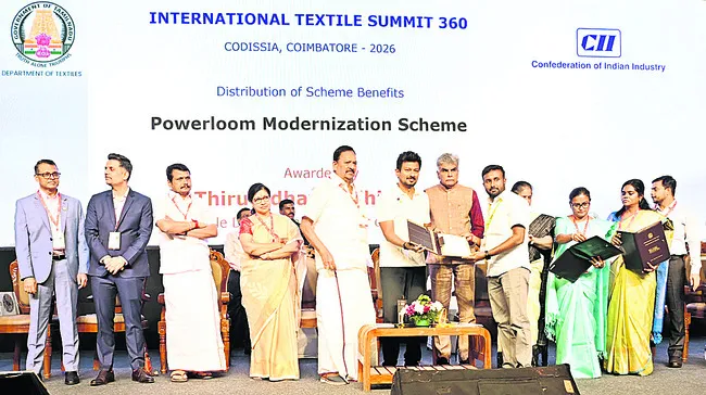 చేనేత రంగంలోకి రూ. 912 కోట్లు 