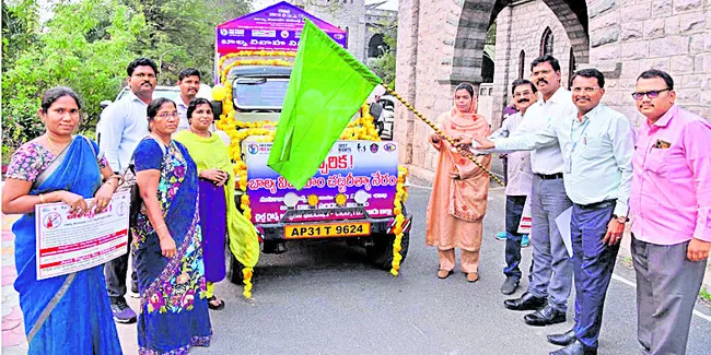 బాల్య వివాహాలను ప్రోత్సహించవద్దు